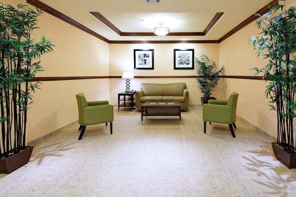 Holiday Inn Express Hotel and Suites Fresno Northwest-Herndon 11/42