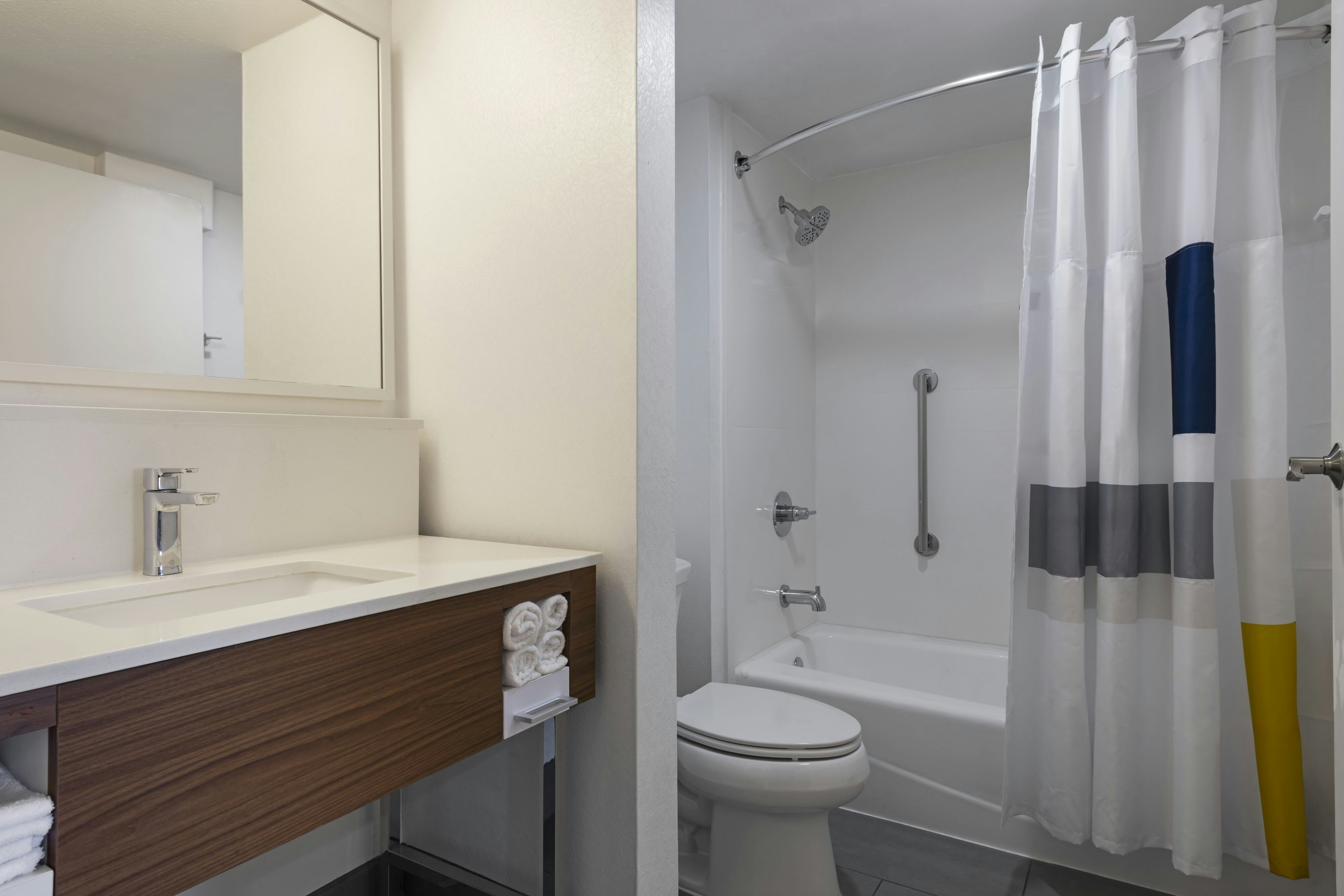 Comfort Inn & Suites Tempe Phoenix Sky Harbor Airport 12/14