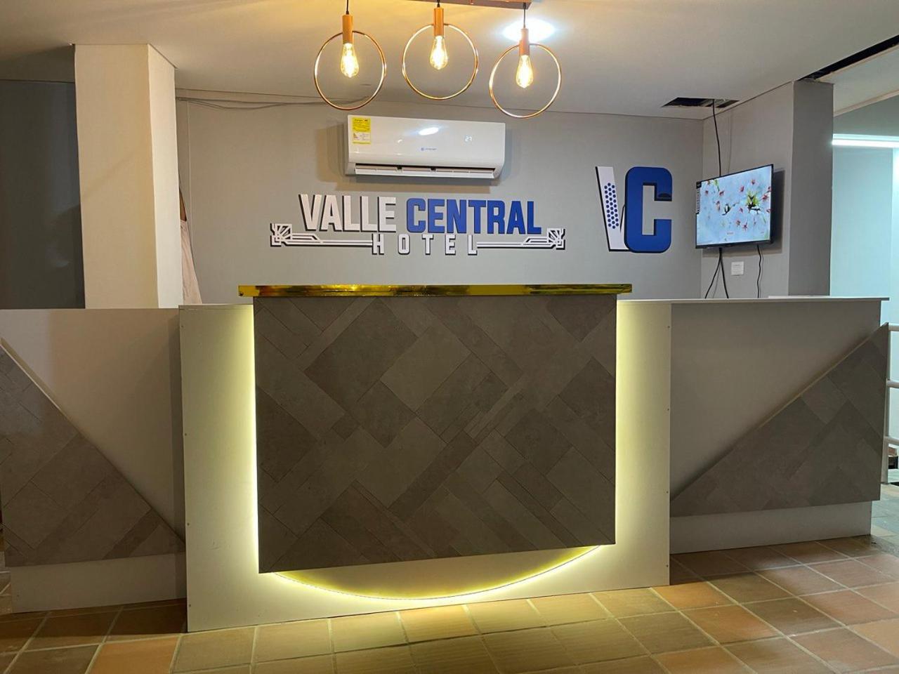 Hotel Valle Central 8/19