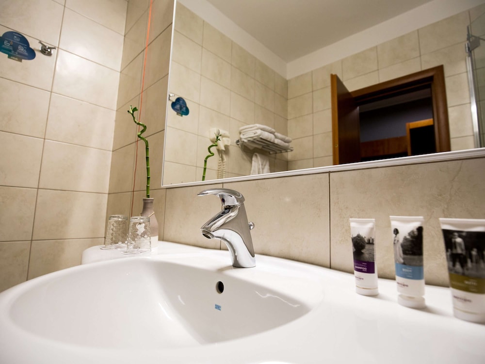 Mercure Sibiu Airport 47/48