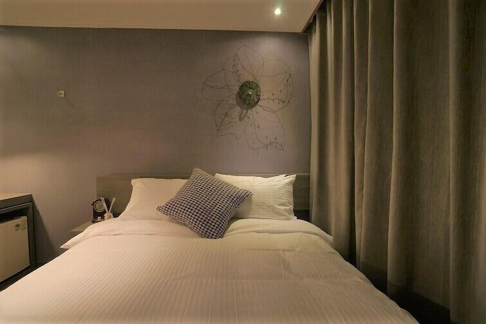 Hotel Haru 5/10