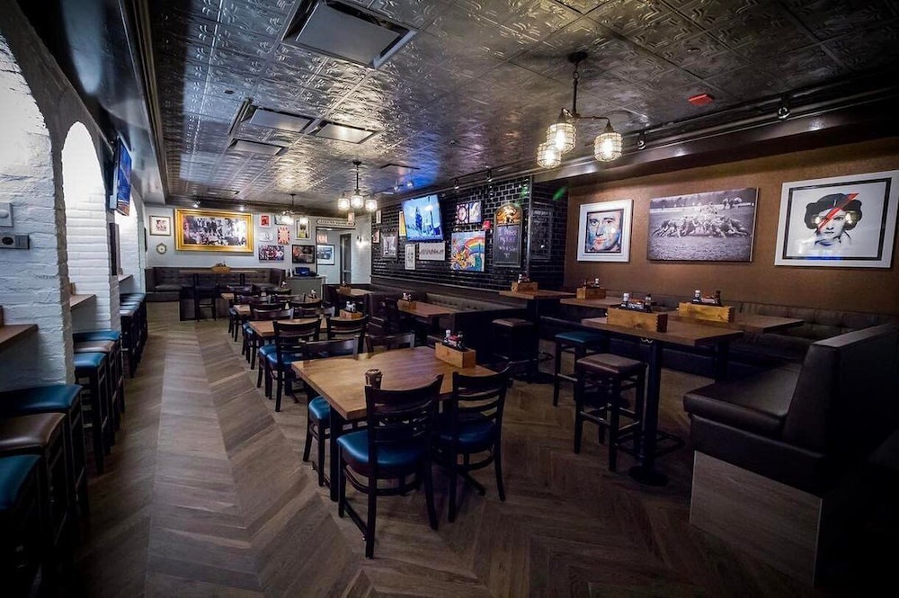 Central Loop Hotel 42/54