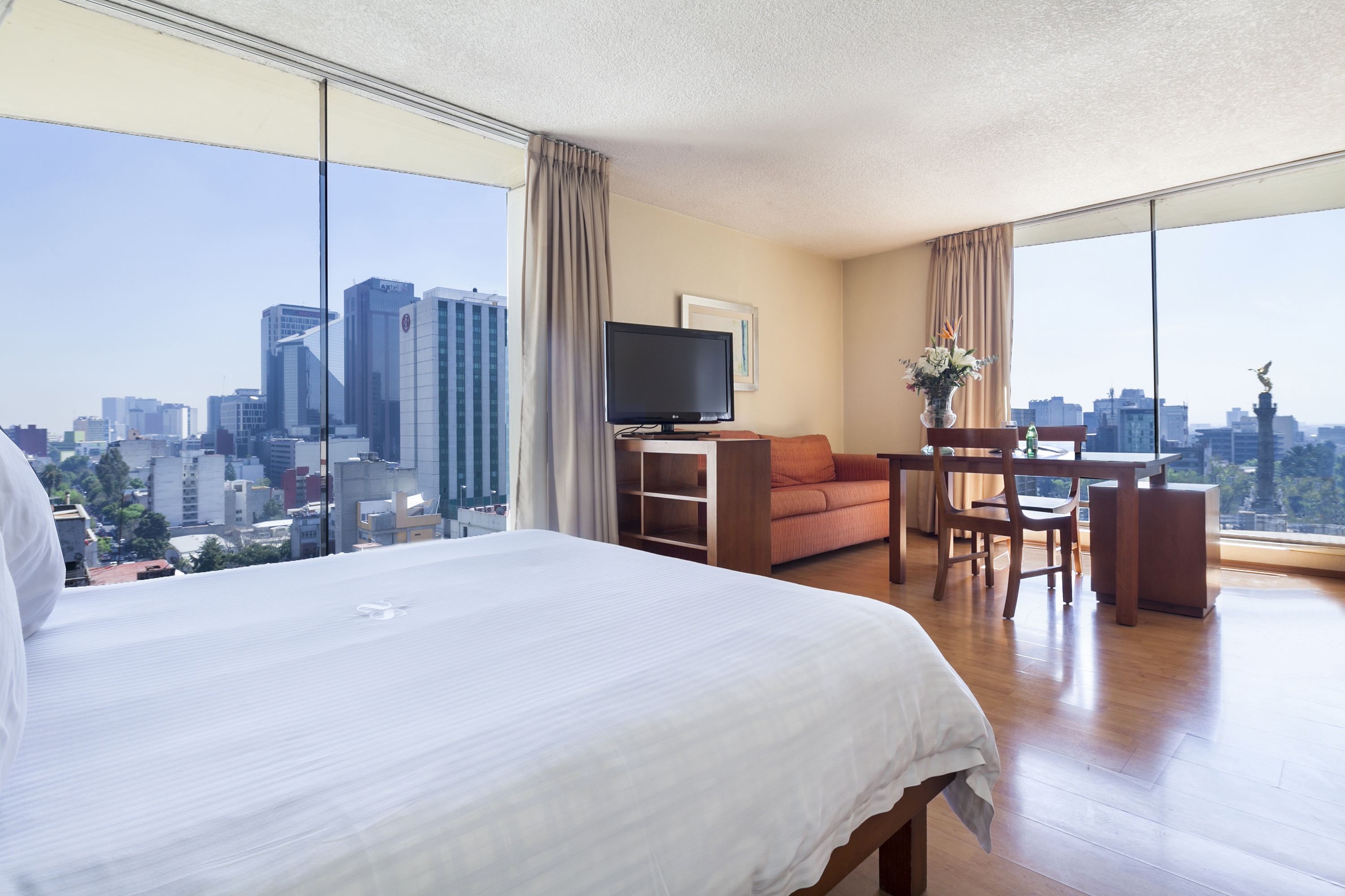 Suite, Canadian Experience View