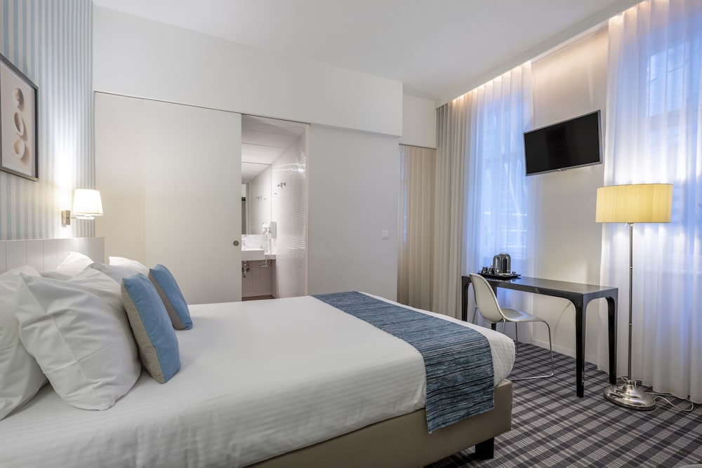 Room, Triple, 3 Beds, Leopold Hotel Ostend 2/6