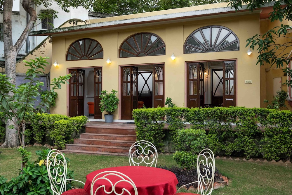 NARAIN NIWAS PALACE 1/49