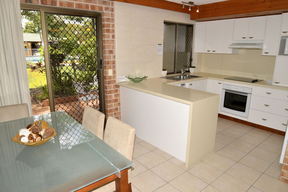 Noosavillage River Resort 5/50