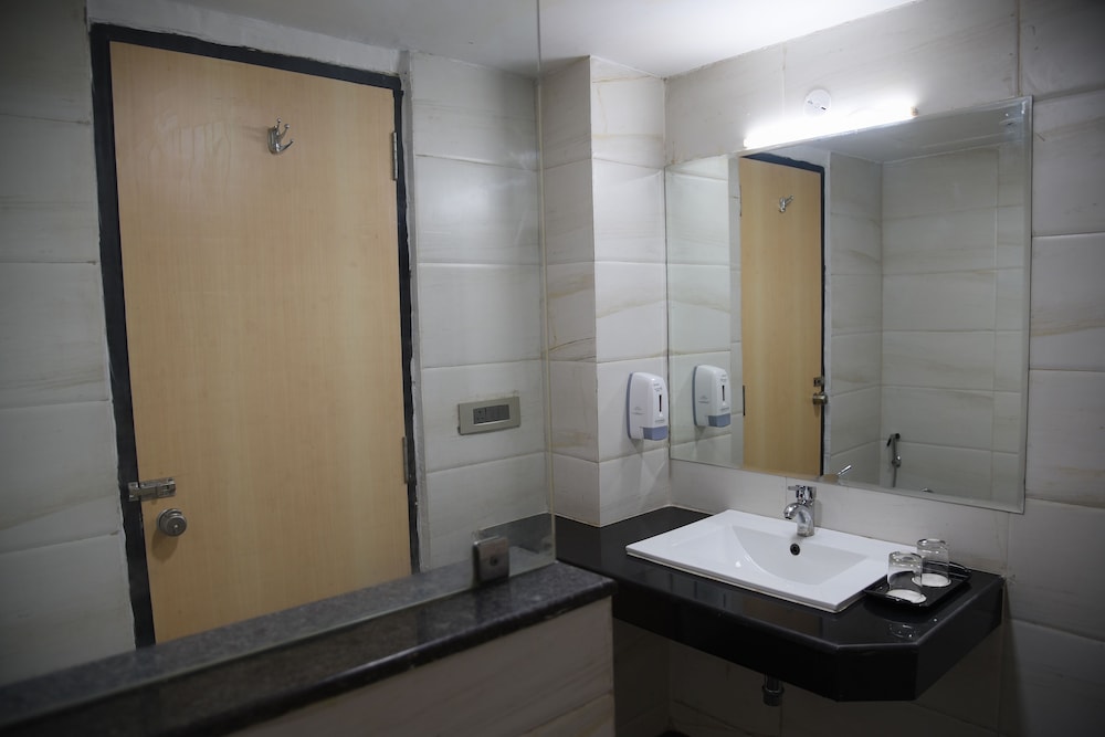 Oyo 7130 Hotel Broadway 46/50