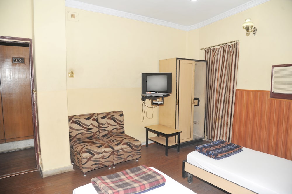 Akash Ganga Hotel 38/48