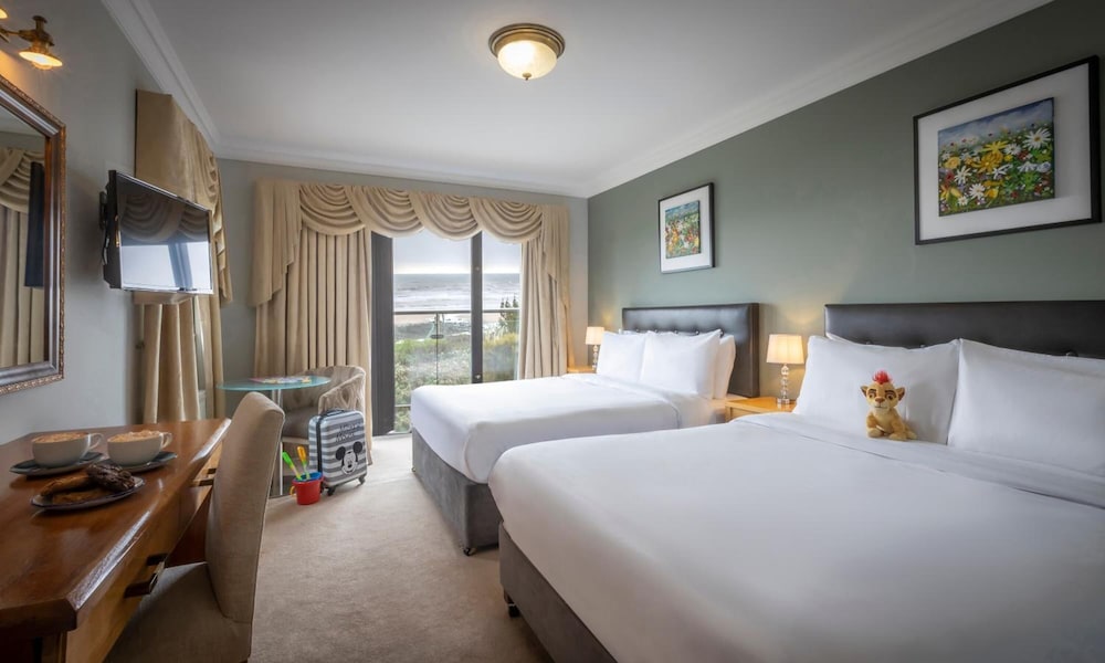 Shoreline Hotel 13/47