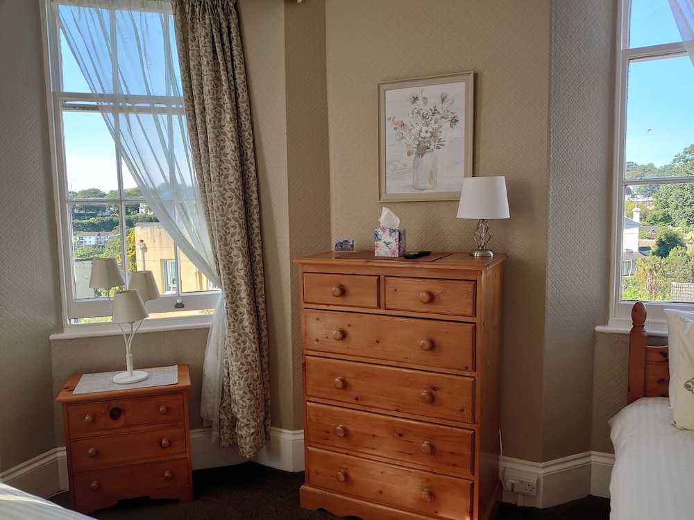 Ashleigh House 6/47