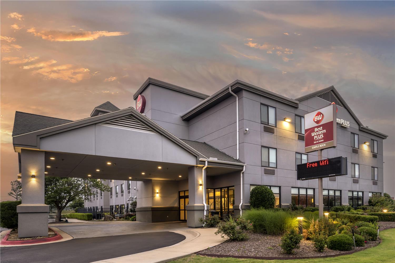 Best Western Plus Castlerock Inn & Suites 3/19