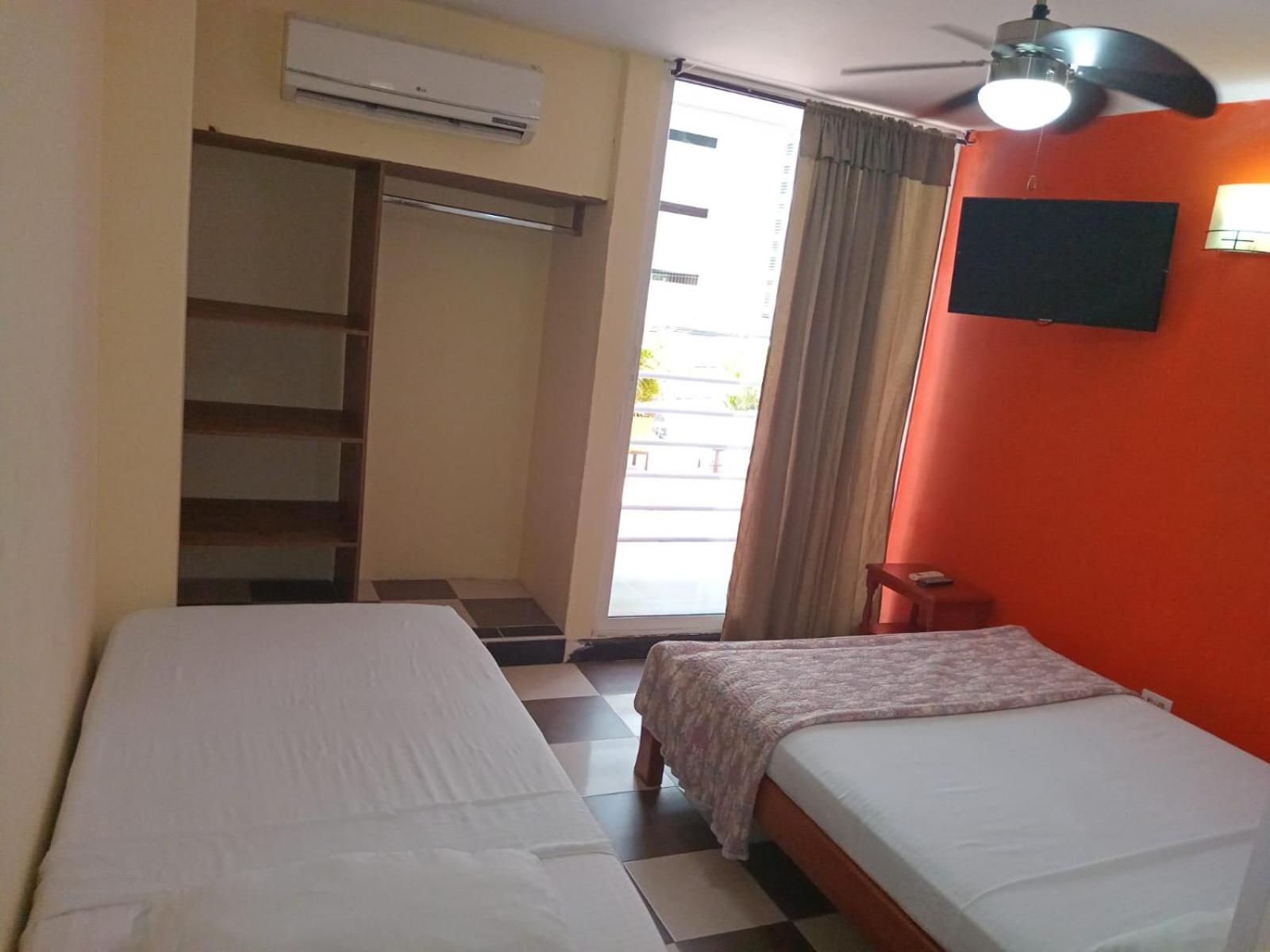Hotel Bahia Plaza 12/54
