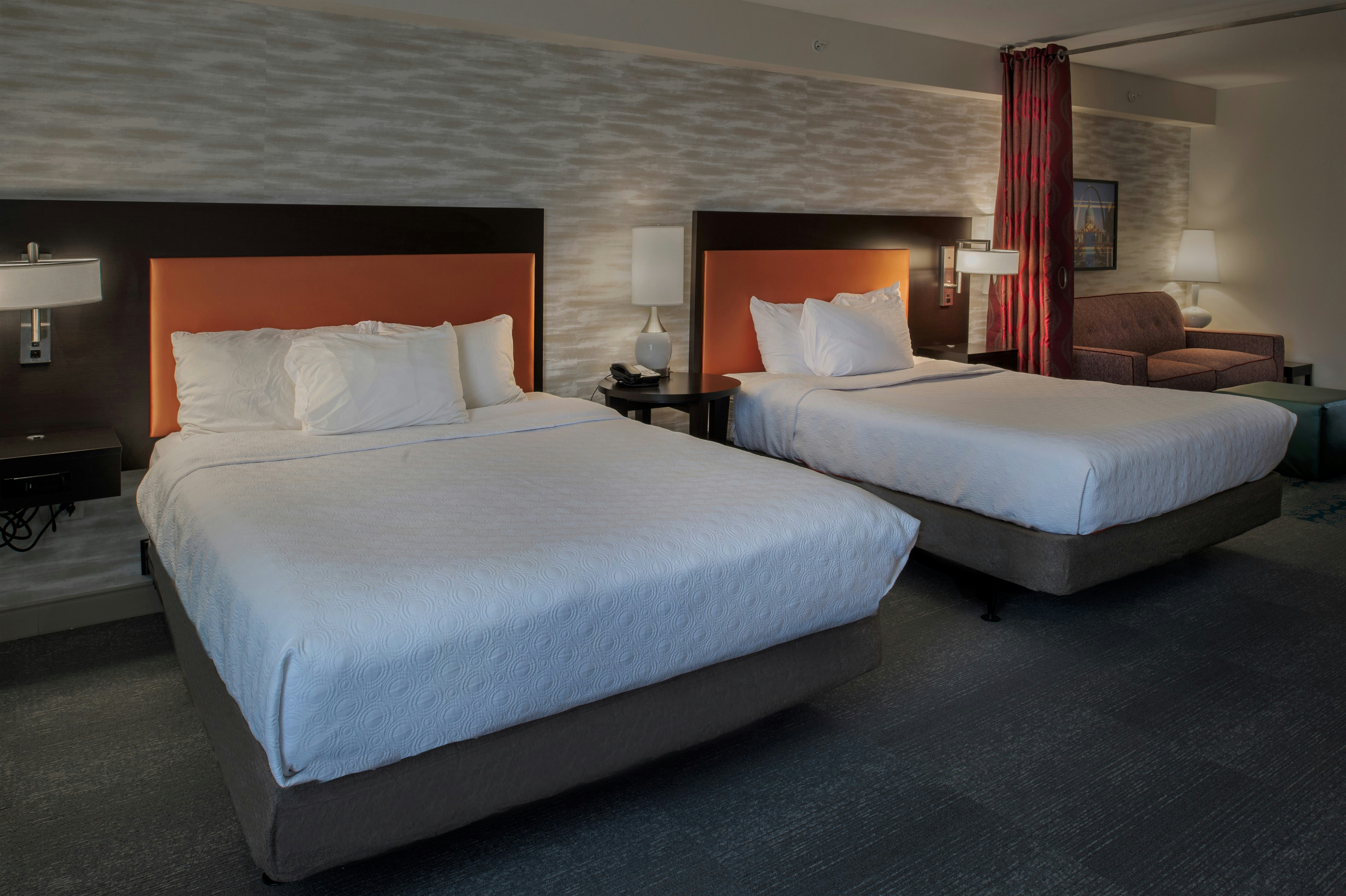 STUDIO, 2 QUEEN BEDS, ACCESSIBLE