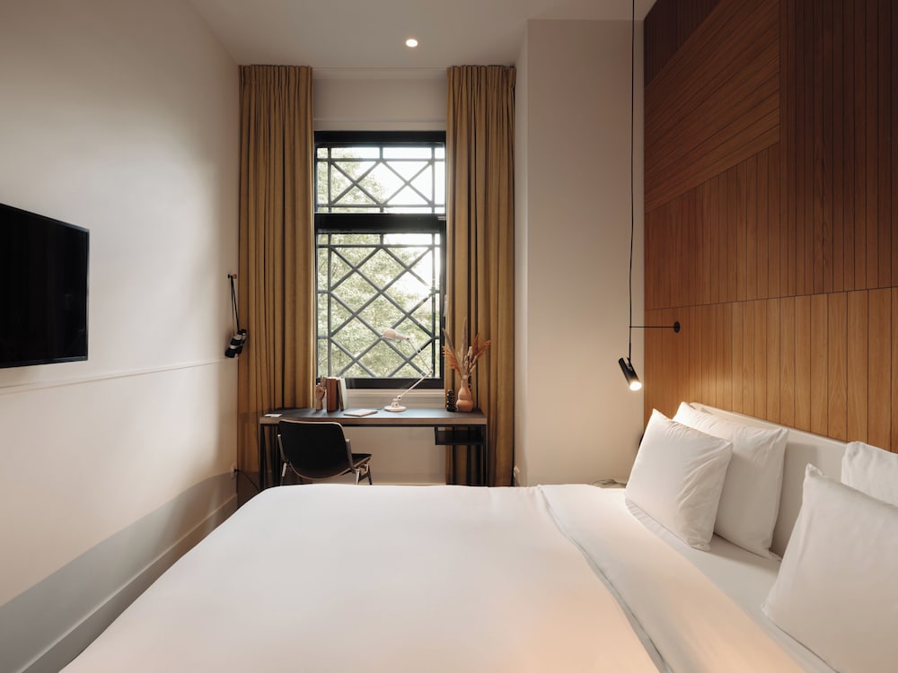 ROOM, TRIPLE