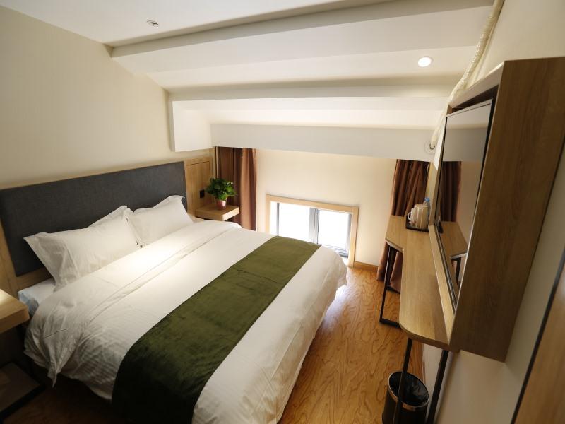 Green Tree Inn Beijing Xicheng District Dashilan Express Hotel 6/17