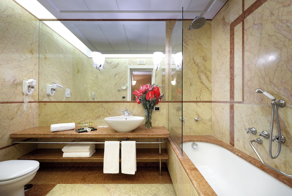 جناح بإطلالة على البحر، Eurostars Hotel Excelsior 7/7