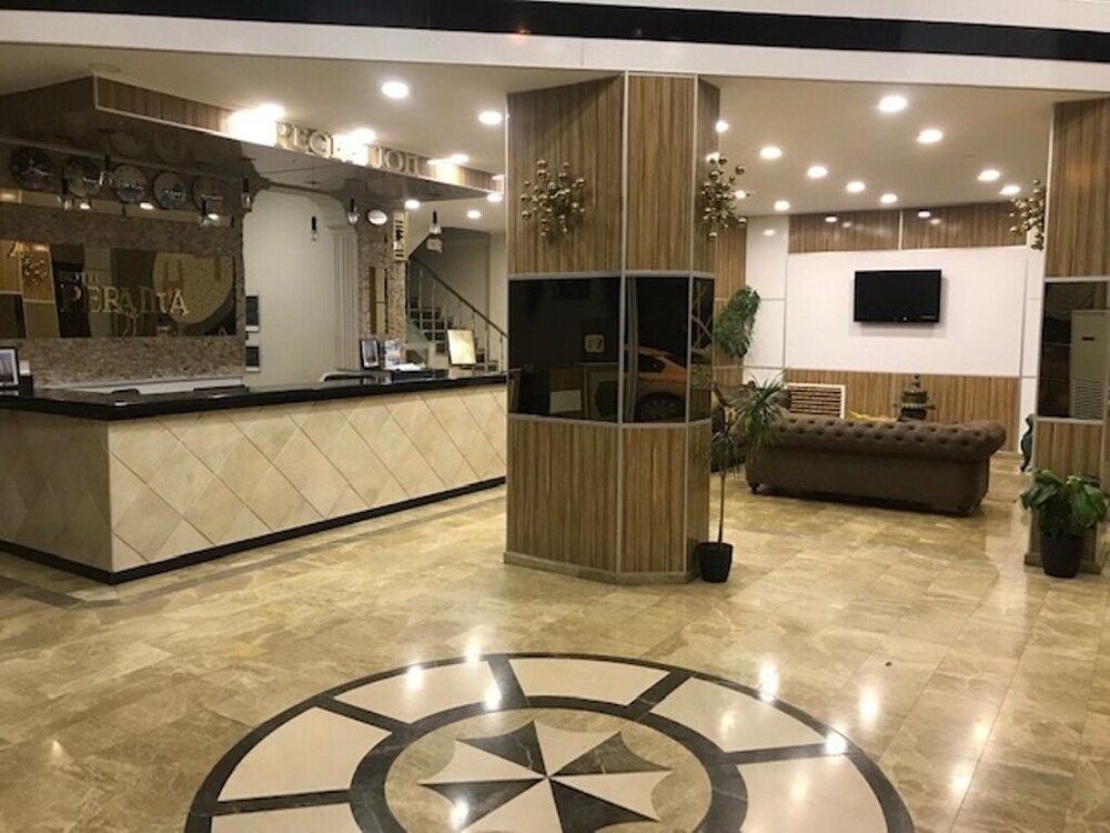Perama Hotel 2/23