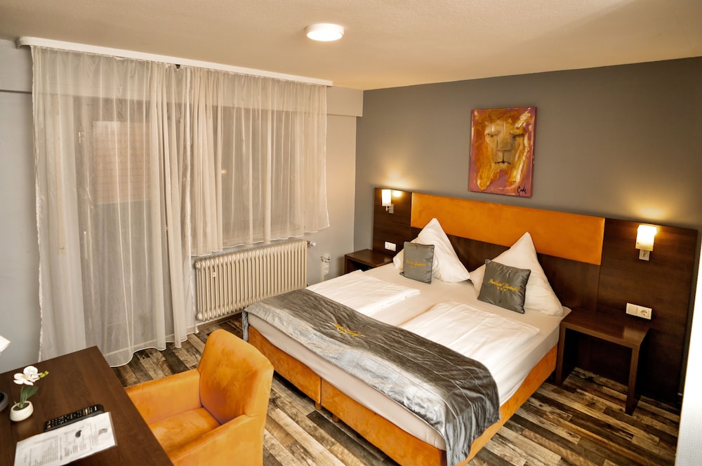 Parkhotel Lindenhof 18/40