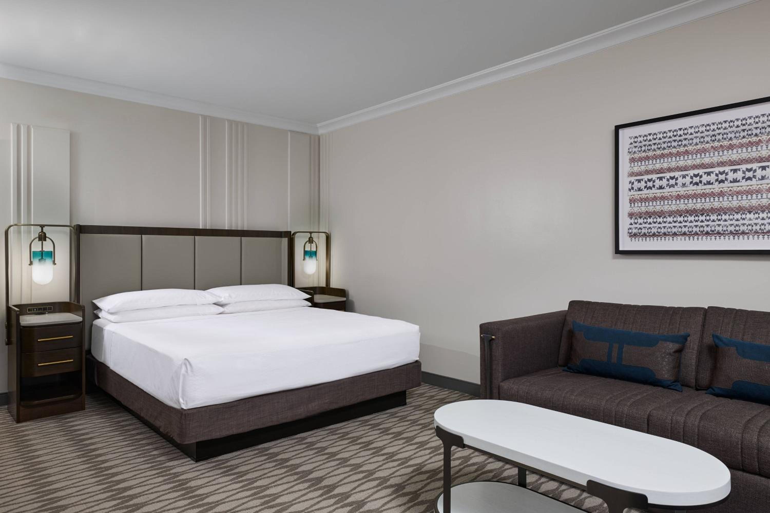 Guest Room, King Bed, High Floor