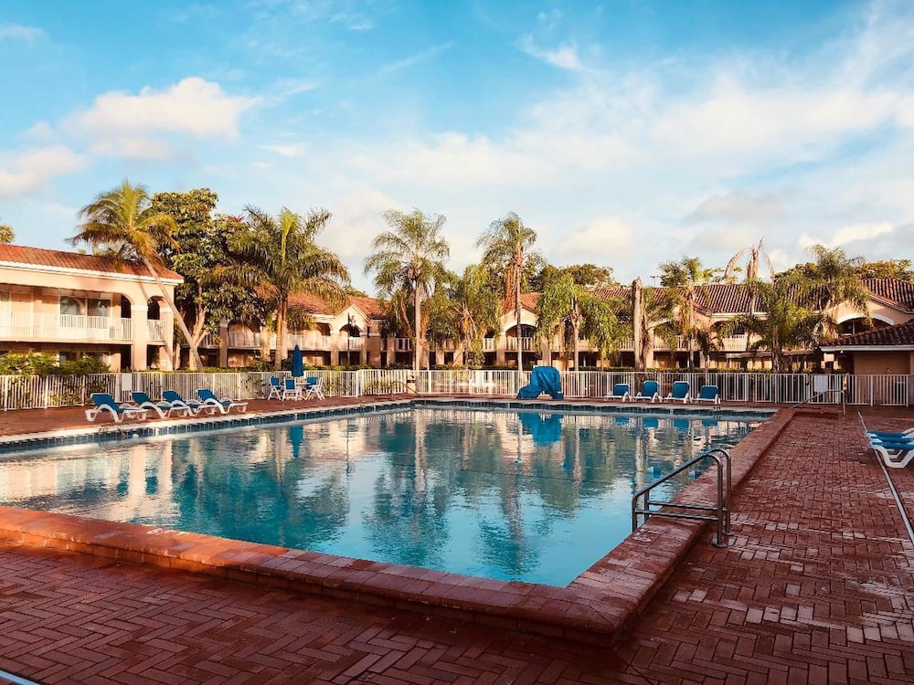 Grand Palms Resort 1/58