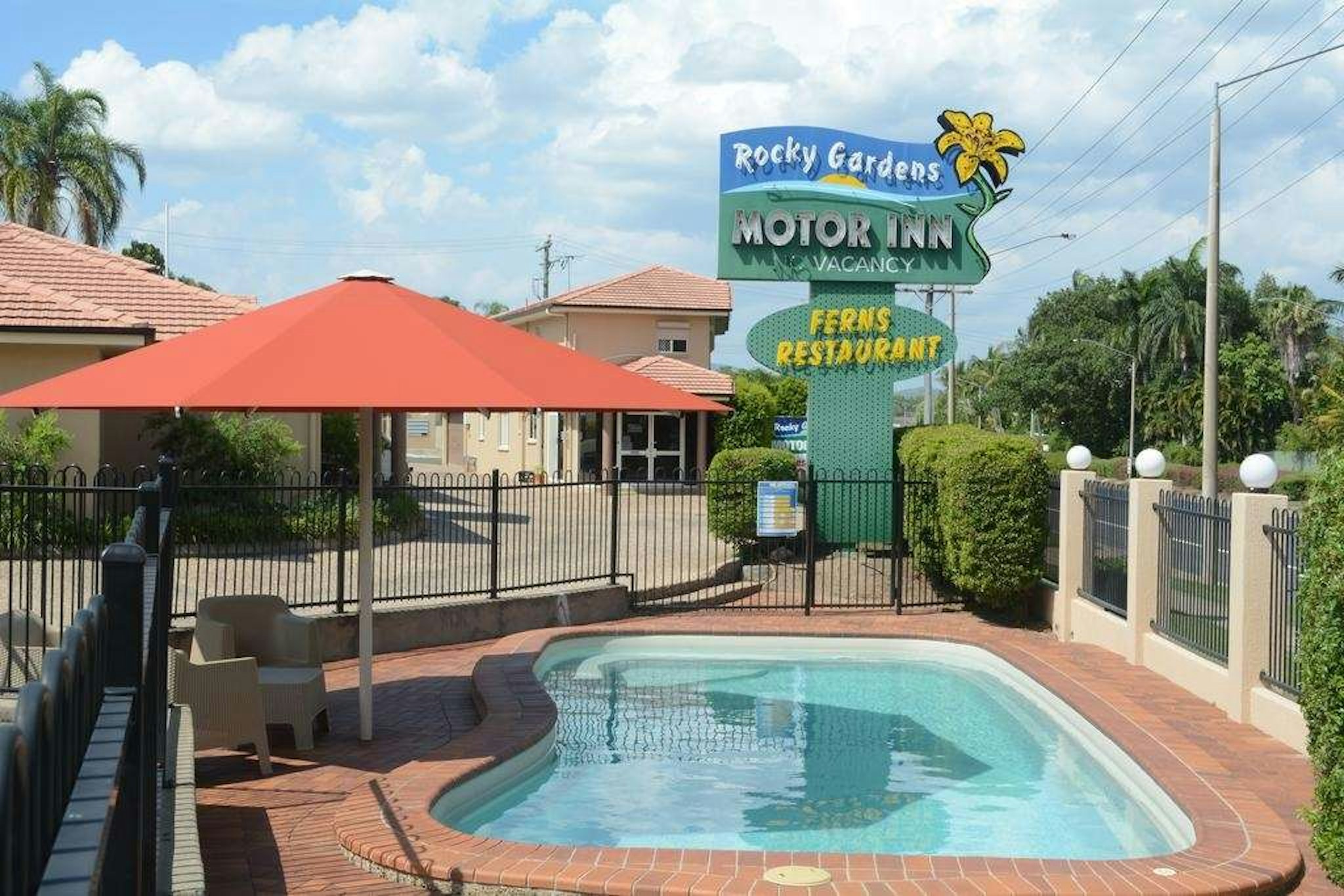 ROCKY GARDENS MOTOR INN 28/28