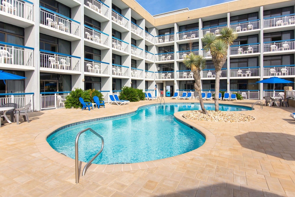 Travelodge by Wyndham Outer Banks/Kill Devil Hills 10/50
