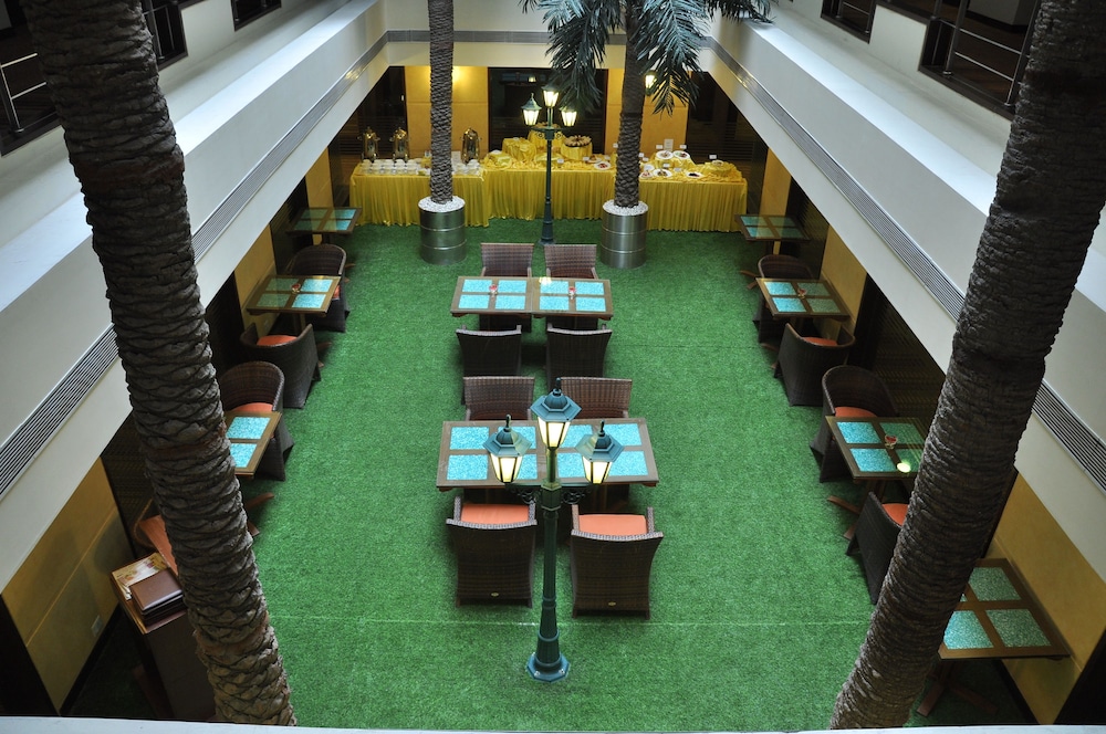 Cambay Grand 54/60