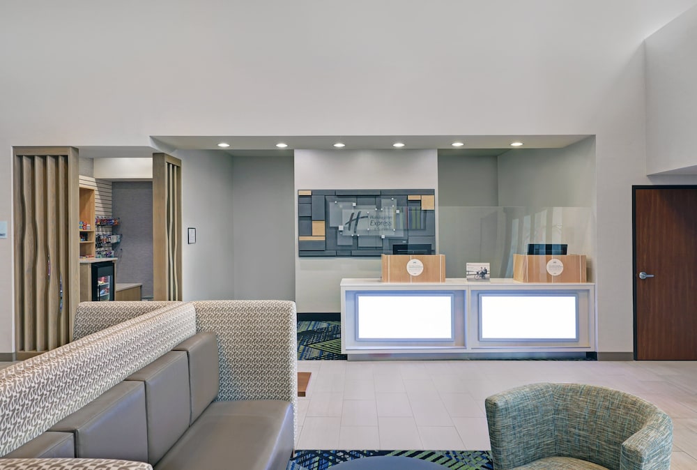 Holiday Inn Express Hotel And Suites Newport 10/76