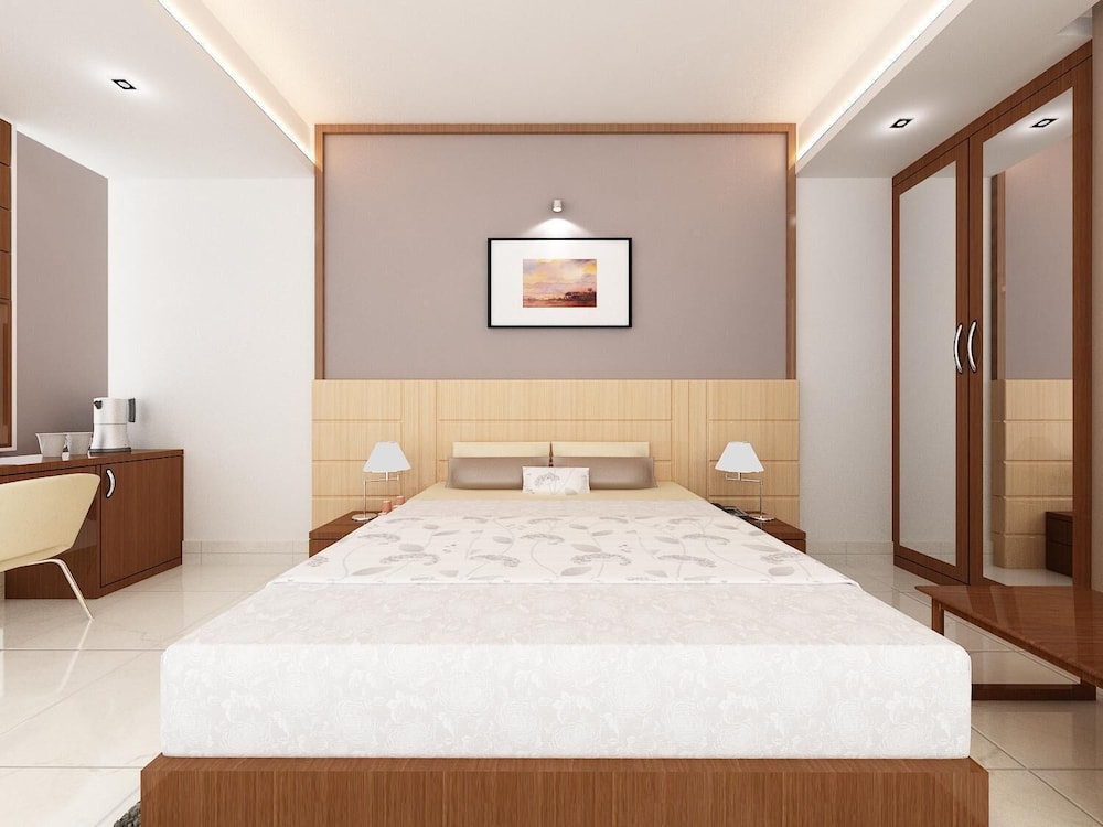 Royal Raj Hotel and Condominium 31/35
