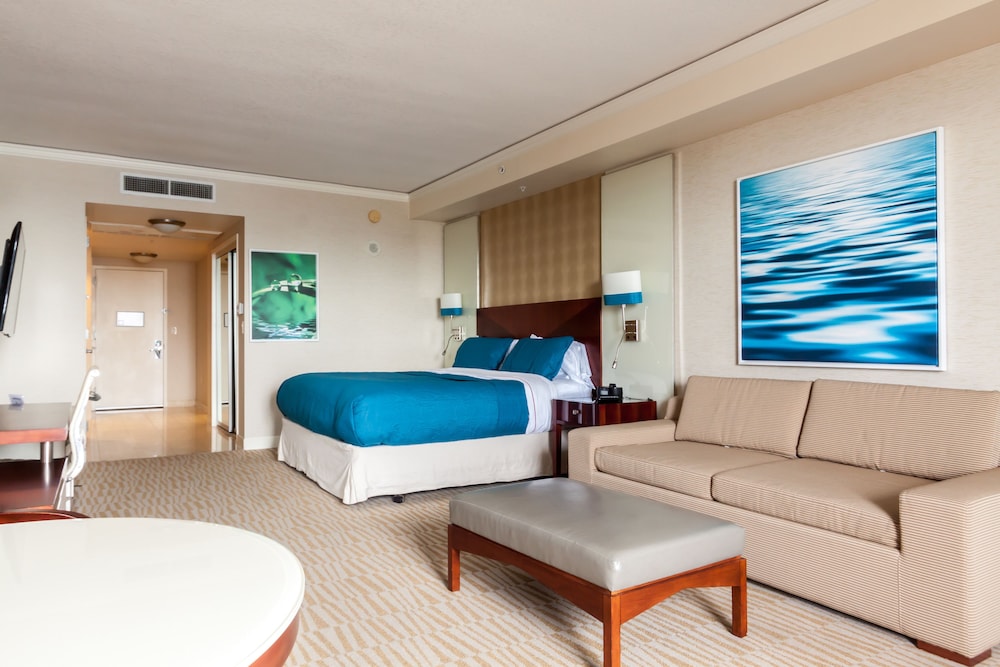 Trump International Beach Resort 74/116
