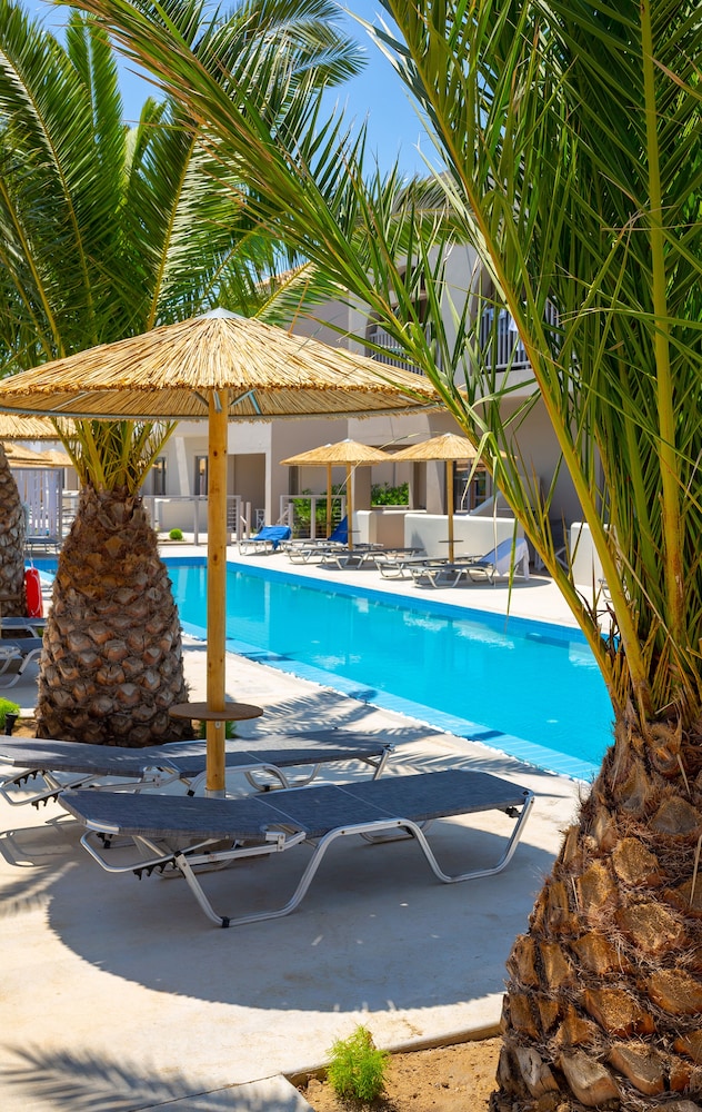 Akti Beach Club 34/50