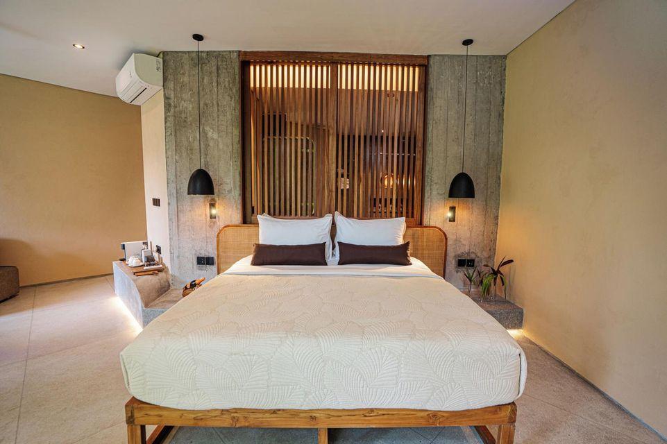 SUITE, VALLEY VIEW, BALCONY