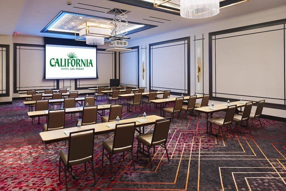 California Hotel And Casino 37/43