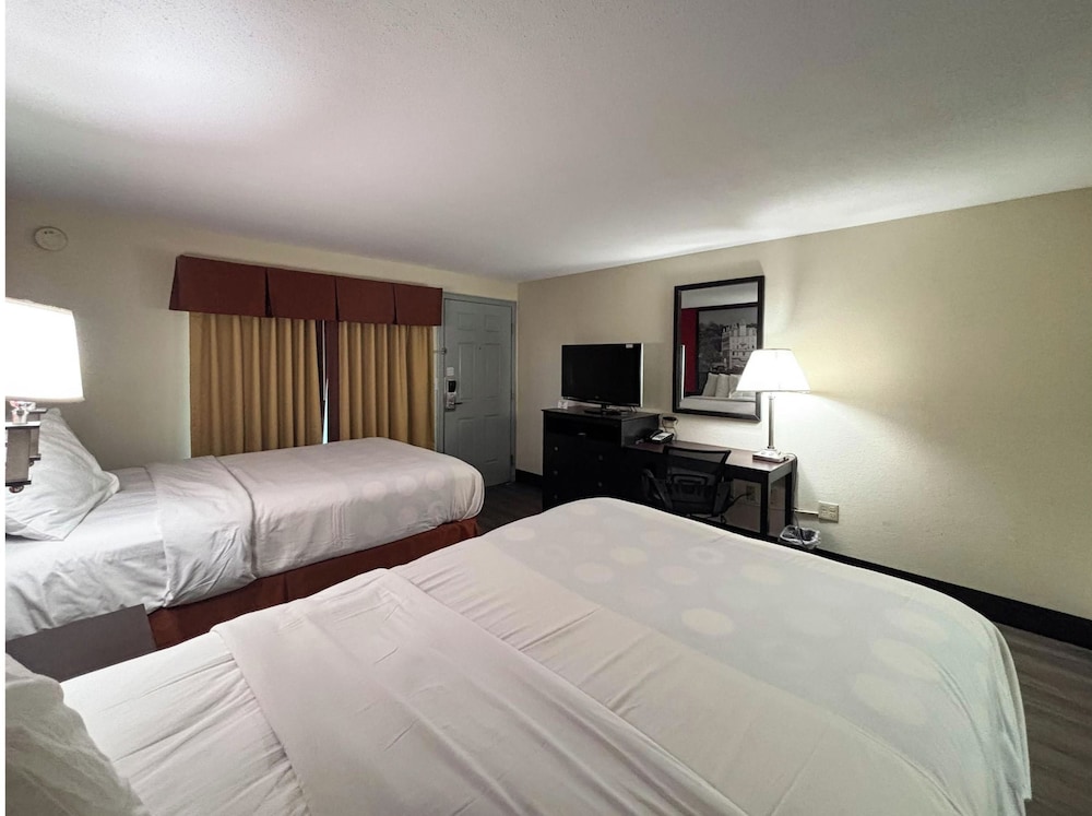2 Full Beds Smoking
