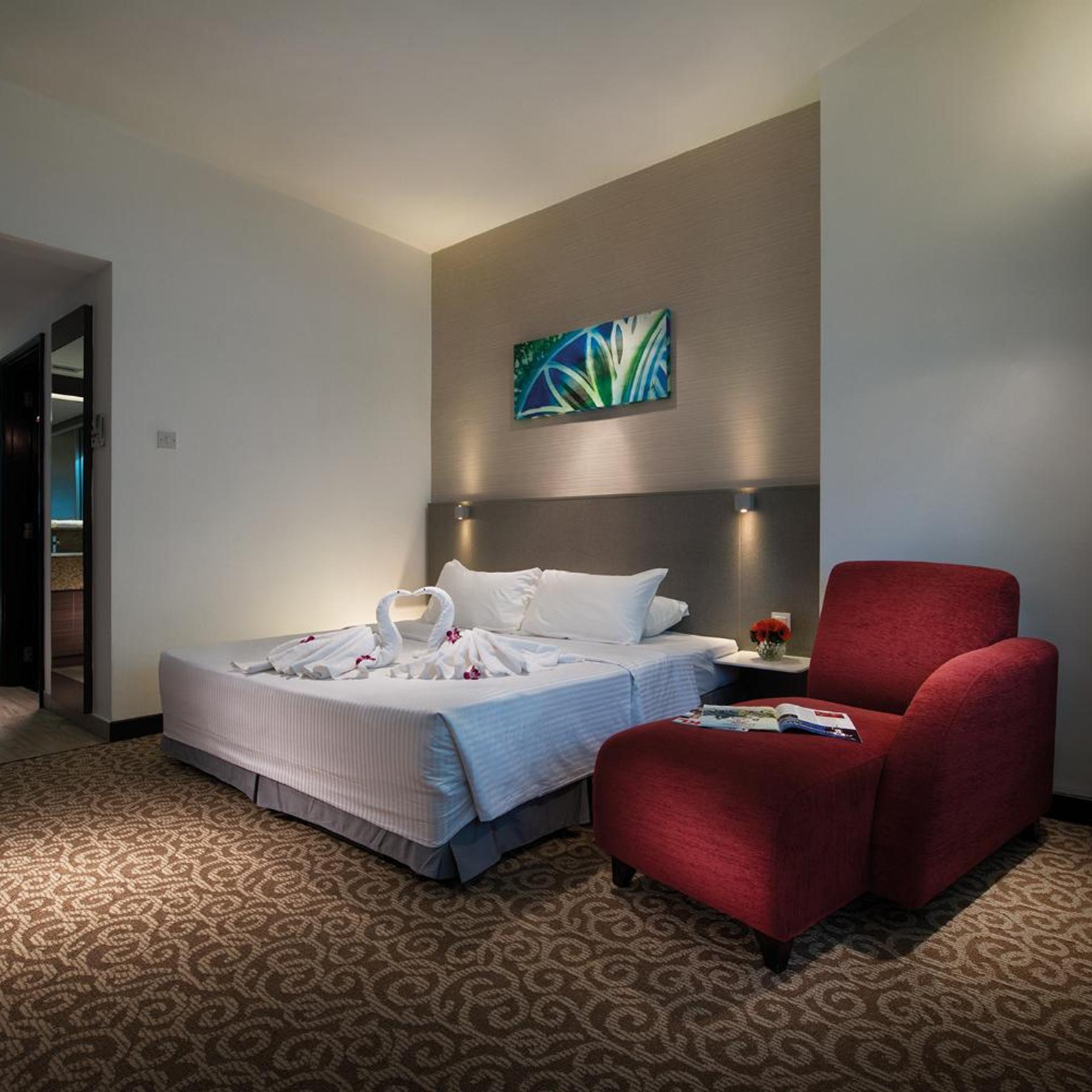 Crown Regency Serviced Suites 8/39