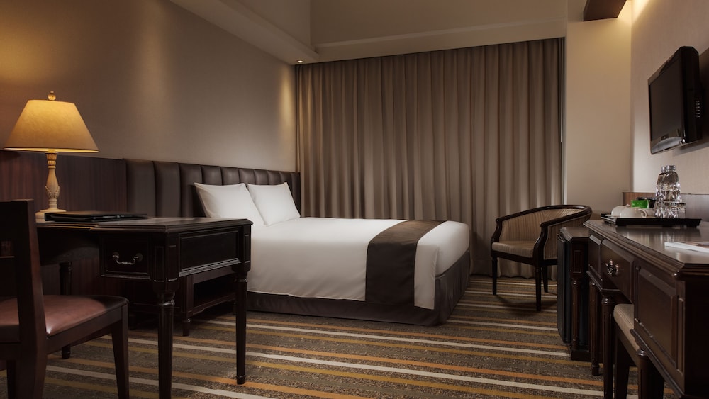 Urban Hotel 33 19/69