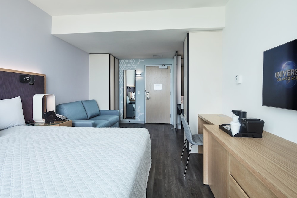 STANDARD, KING BED, SOFA