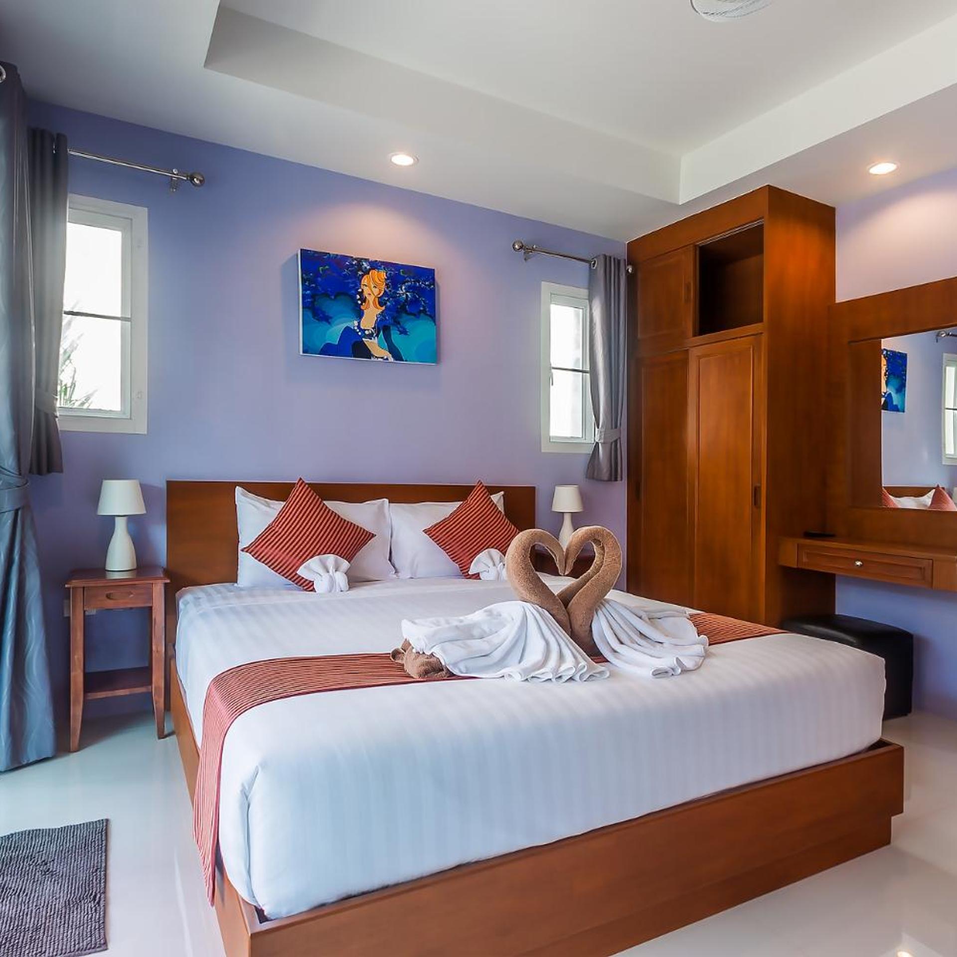2 Bedrooms, House