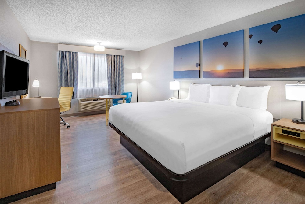 Days Inn by Wyndham Bernalillo 19/43