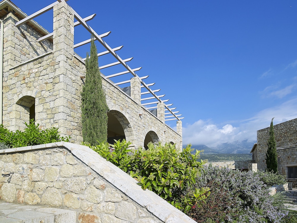 Anaxo Resort 67/69