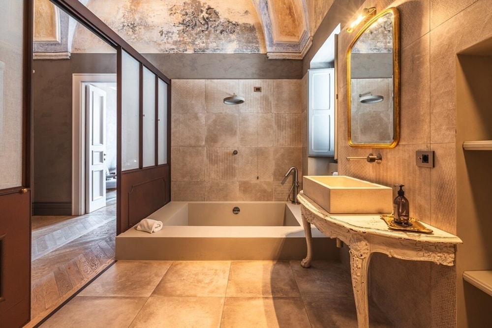 Paragon 700 Boutique Hotel & SPA 44/50