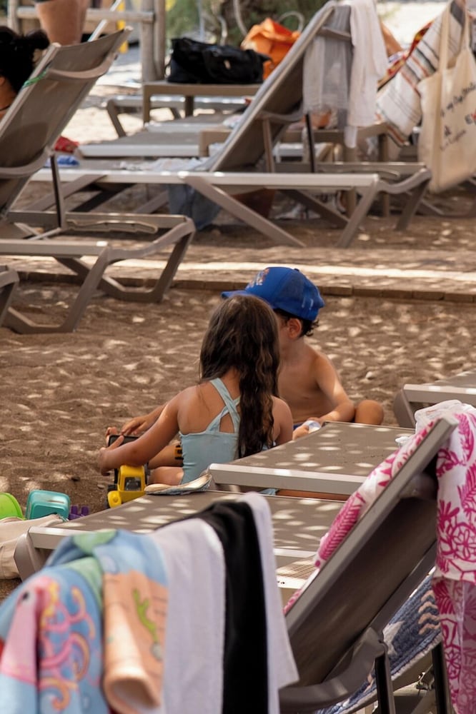 Kefi Beach And Suites 25/50