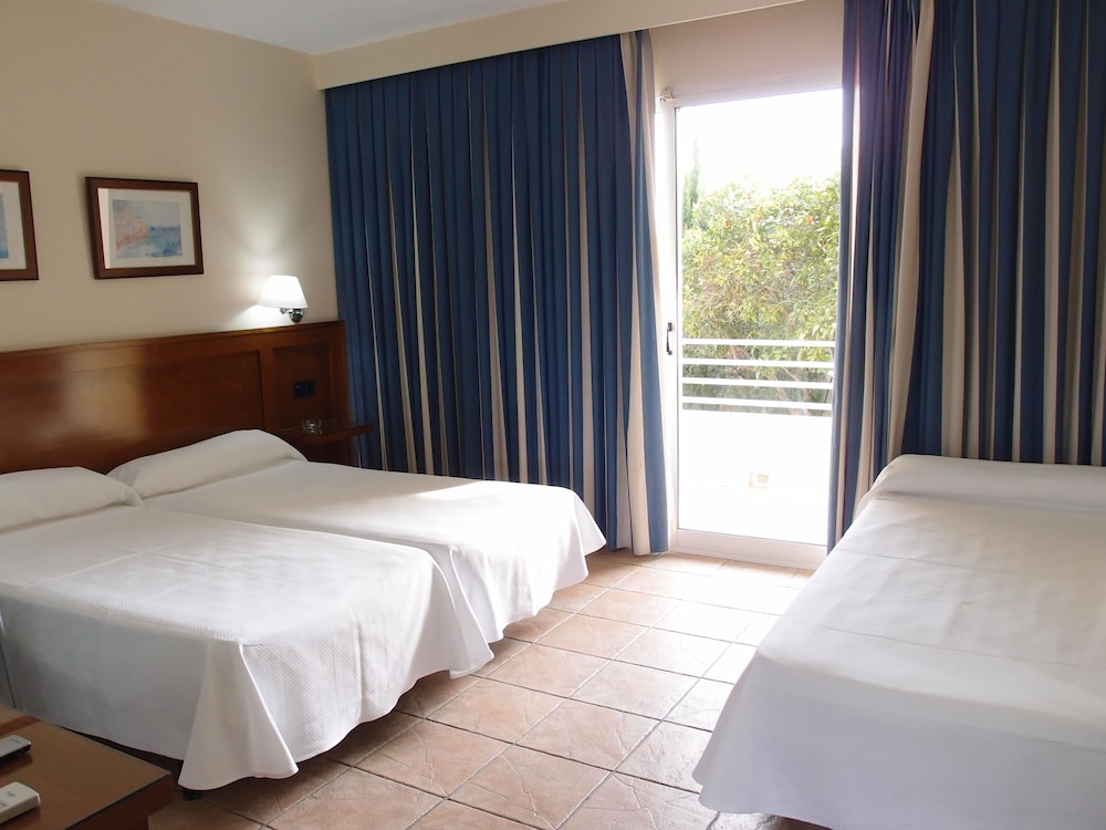 HOTEL ABRIL 13/29