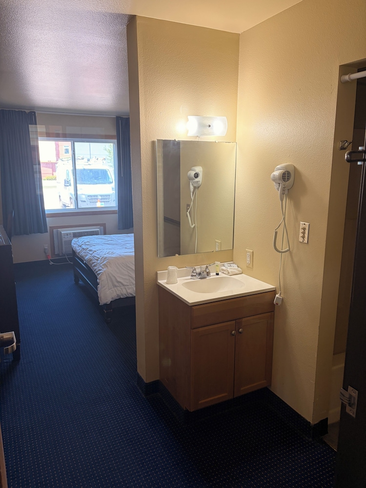East Grand Inn Grand Forks ND I 29 32/64