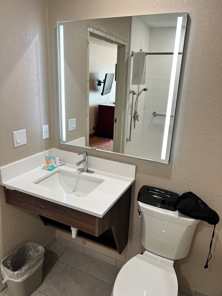 North Country Inn & Suite 43/44