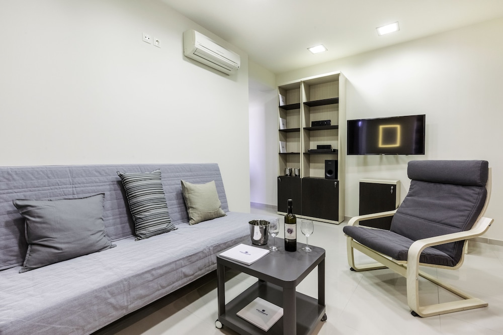 Rhodes Central Suite 22/38