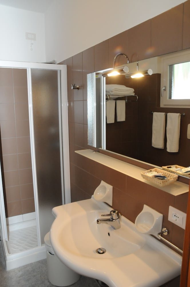 Arnica Hotel 12/47