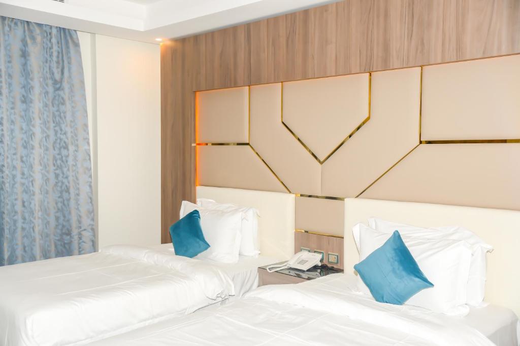فندق مورا(Mora Hotel) 18/36