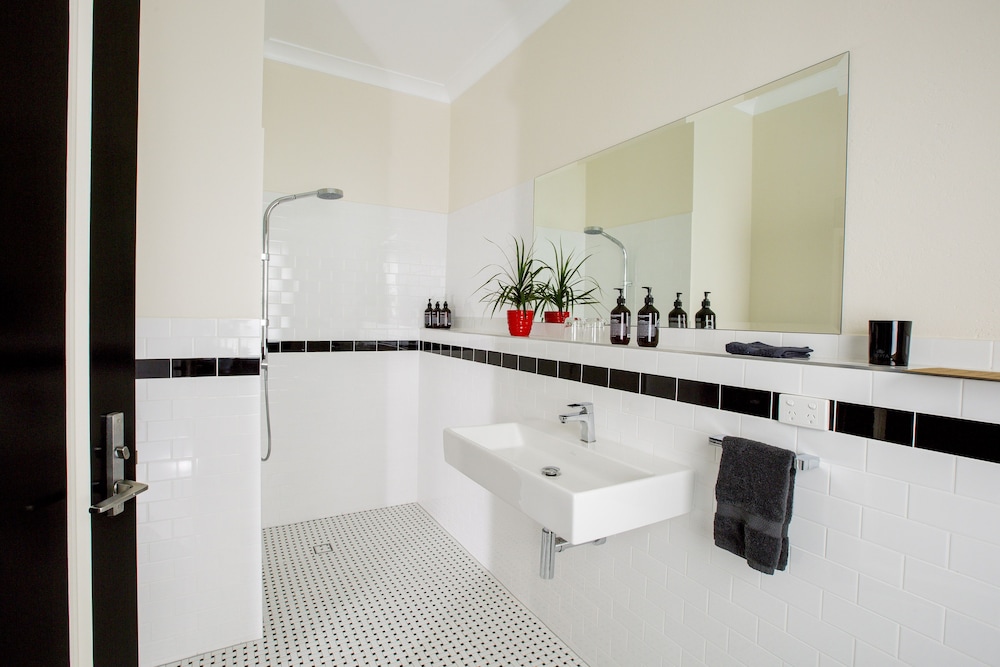 The Commercial Boutique Hotel 26/60