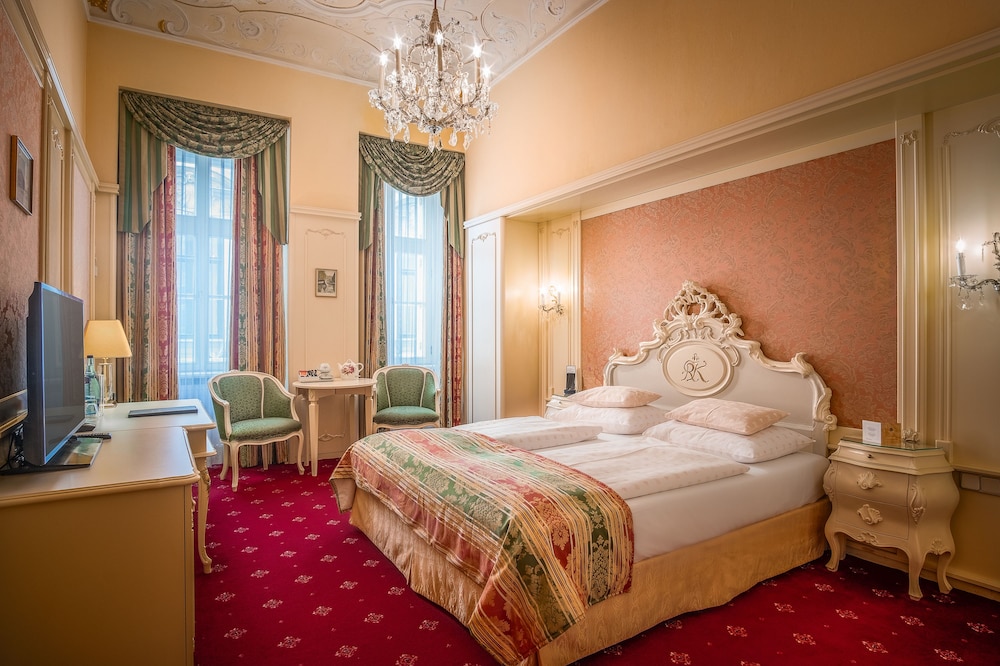 Schlosshotel Romischer Kaiser 8/32